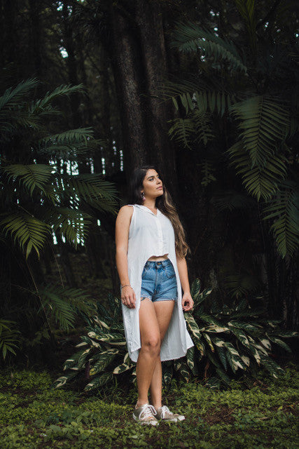 Blusa corta adelante, larga atrás