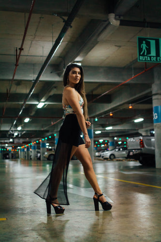 Falda con transparencia y short interno